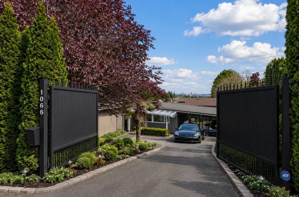 1066 PALMERSTON AVENUE, West Vancouver, BC — Residential for Sale - Main Photo