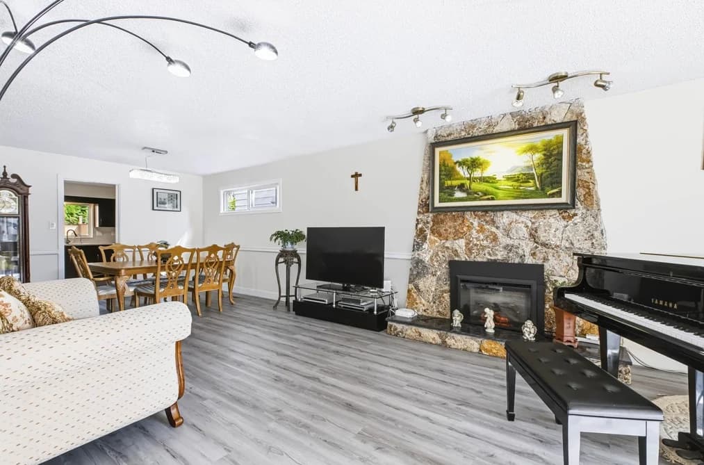10680 HOLLYMOUNT DRIVE, Richmond, BC — Residential for Sale - Photo 2