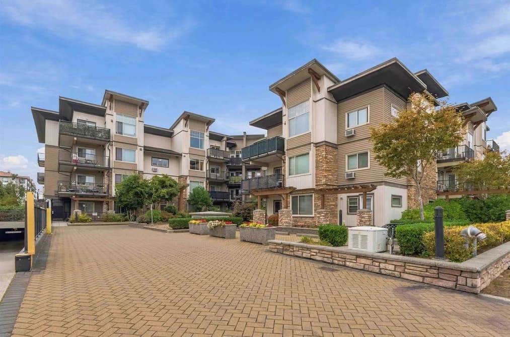 107 11935 BURNETT STREET, Maple Ridge, BC — Residential for Sale - Photo 2