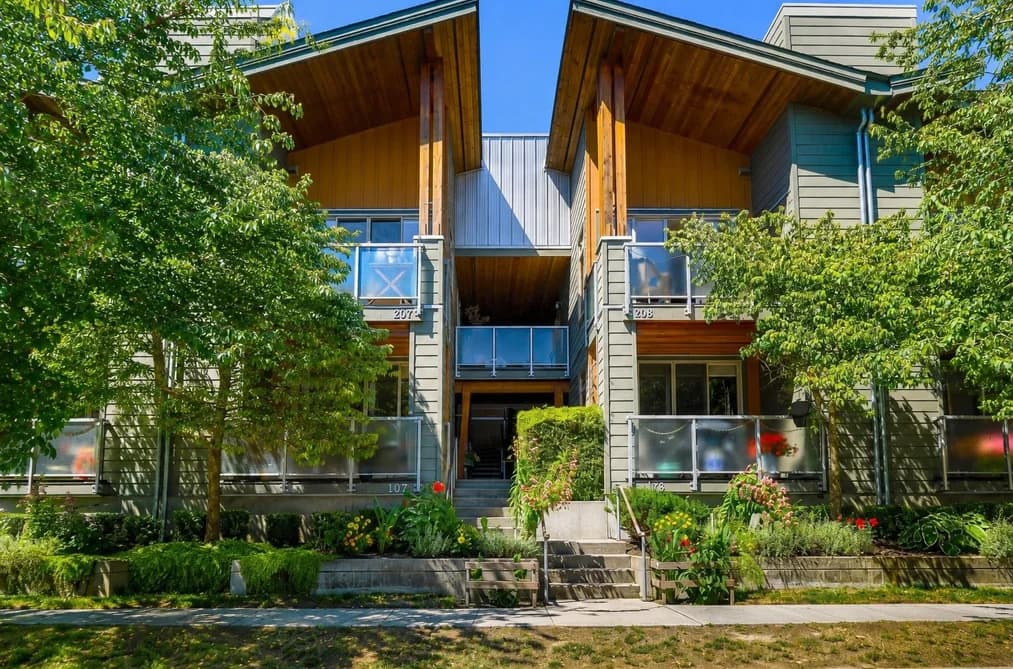 107 40147 GOVERNMENT ROAD, Squamish, BC — Residential for Sale - Main Photo