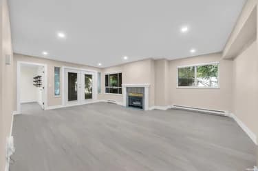 Condo for sale at 107 515 Whiting Way Coquitlam British Columbia - MLS: R3135332