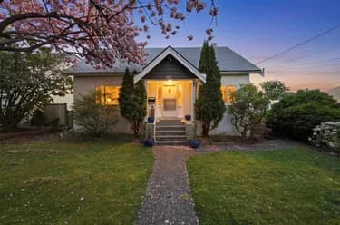 House for sale at 107 Seventh Avenue New Westminster British Columbia - MLS: R3139187
