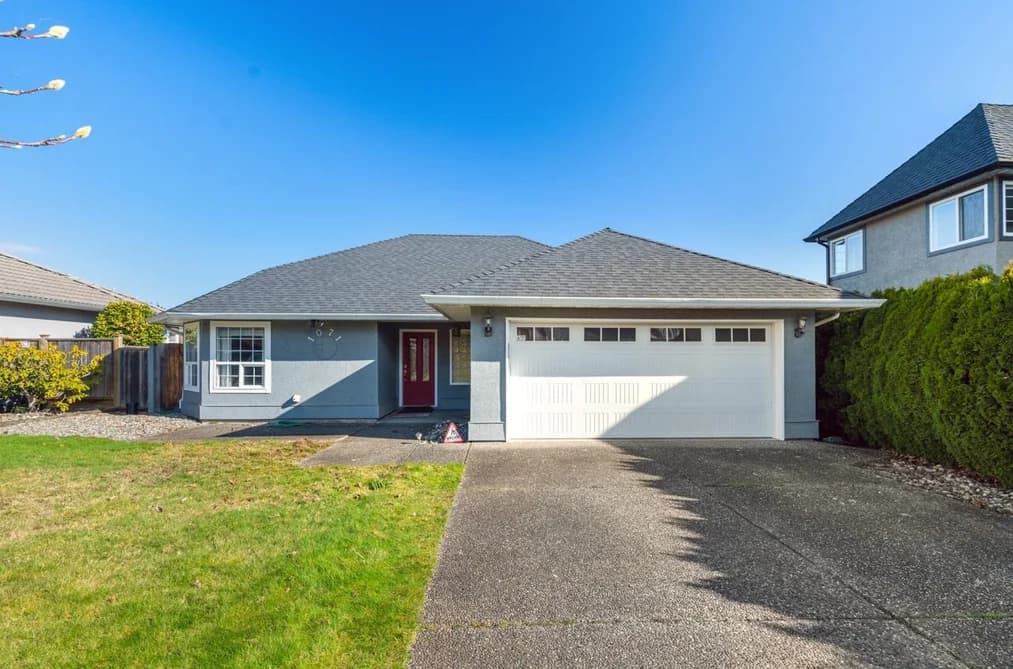 1071 KING GEORGE BOULEVARD, Surrey, BC — Residential for Sale - Photo 2