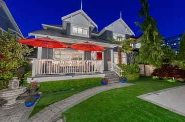 House for sale at 1075 Esplanade Avenue West Vancouver British Columbia - MLS: R3150541