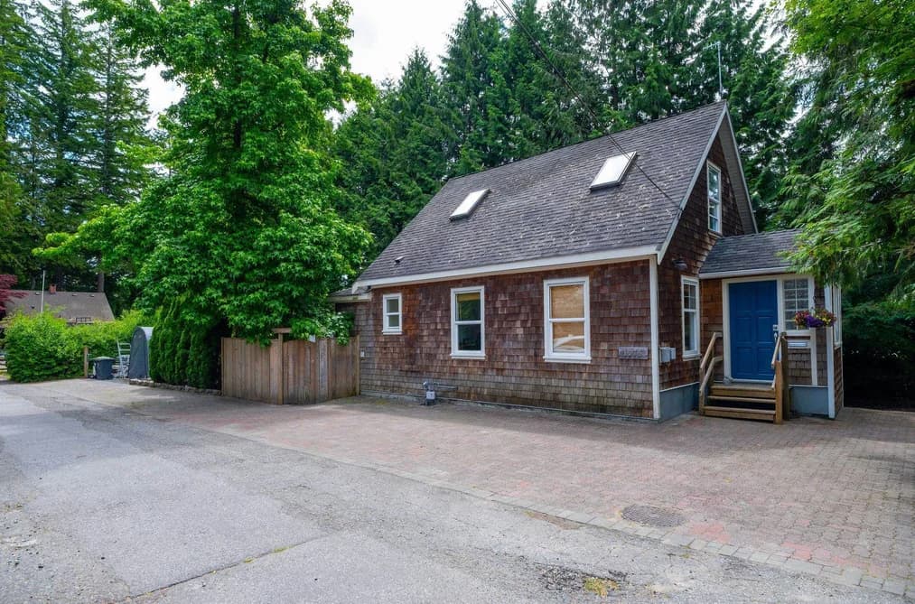 1075 GLADWIN DRIVE, North Vancouver, BC — Residential for Sale - Photo 2