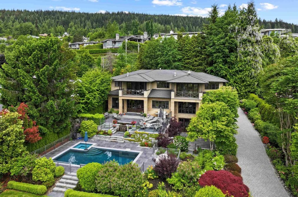 1075 GROVELAND ROAD, West Vancouver, BC — Residential for Sale - Main Photo