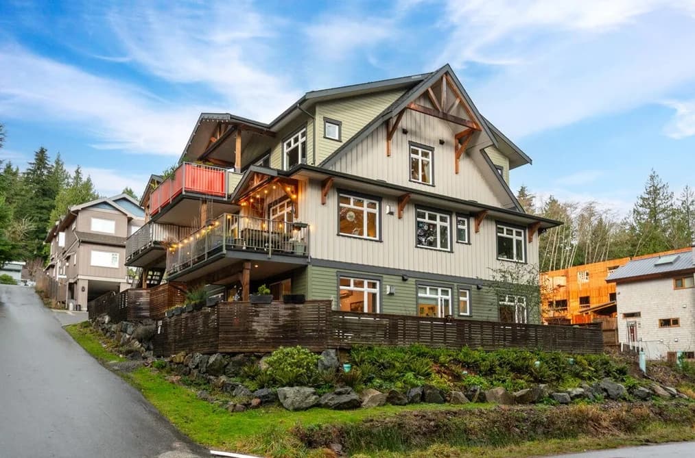 1078 FOXGLOVE LANE, Bowen Island, BC — Residential for Sale - Photo 2