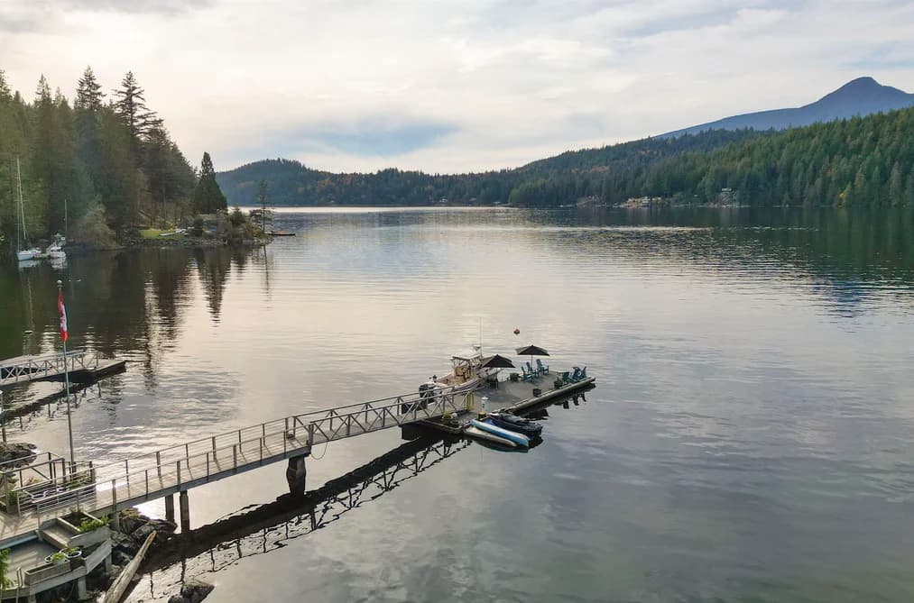1079 Center Bay Road, Gambier Island, BC - House for Sale - Photo 2 of 40 1079 Center Bay Road, Gambier Island, BC - House for Sale - Photo 2 of 40