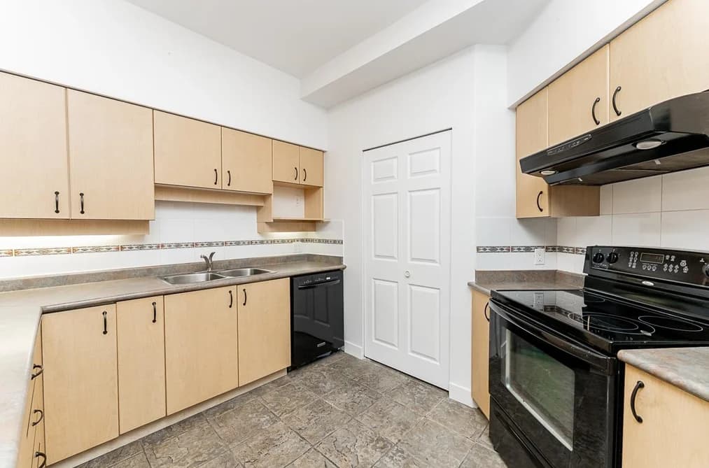 108 522 SMITH AVENUE, Coquitlam, BC — Residential for Sale - Photo 2