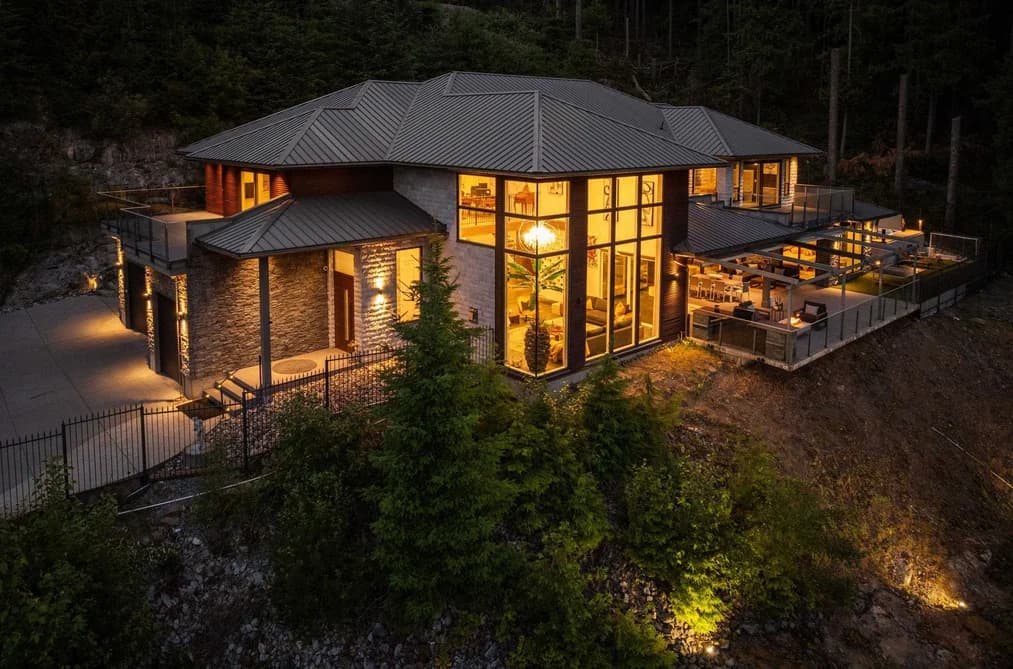1083 UPLANDS DRIVE, Anmore, BC — Residential for Sale - Main Photo
