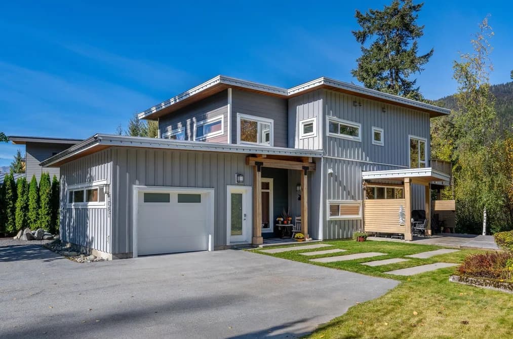 1087 MADELEY PLACE, Whistler, BC — Residential for Sale - Photo 2