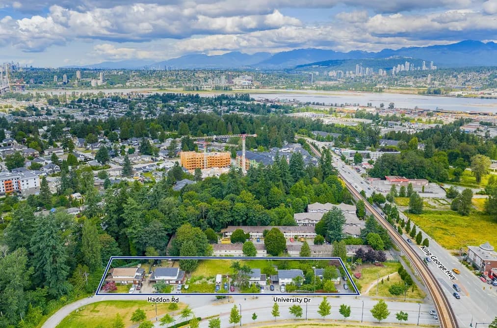 10957 UNIVERSITY DRIVE, Surrey, BC — Residential for Sale - Photo 2