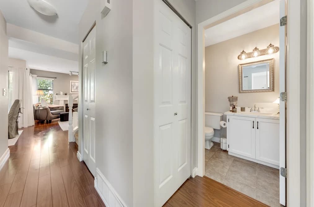 11 20681 THORNE AVENUE, Maple Ridge, BC — Residential for Sale - Photo 2
