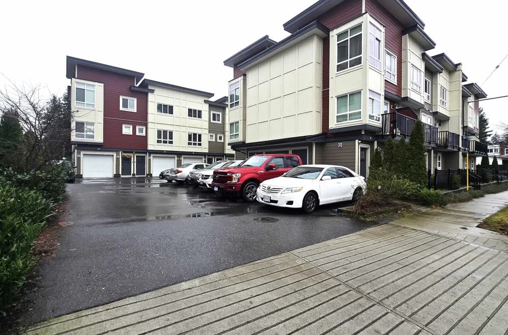 11 32138 GEORGE FERGUSON WAY, Abbotsford, BC — Residential for Sale - Main Photo