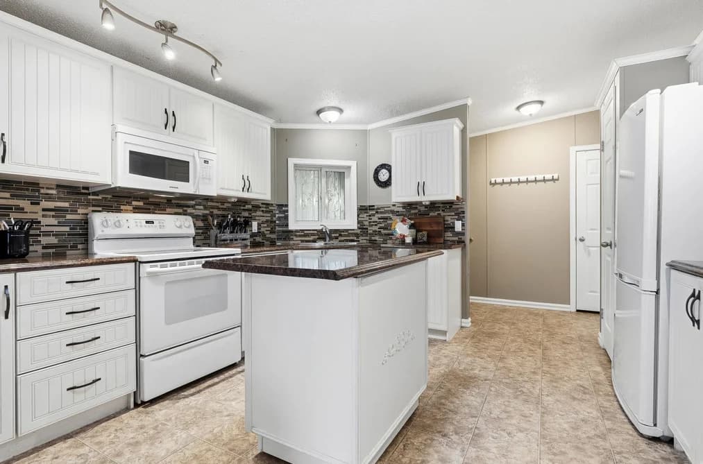 11 44565 MONTE VISTA DRIVE, Chilliwack, BC — Residential for Sale - Photo 2