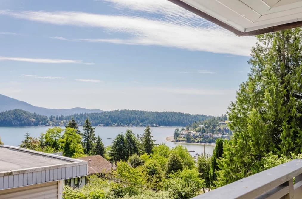 11 694 SCHOOL ROAD, Gibsons, BC — Residential for Sale - Photo 2