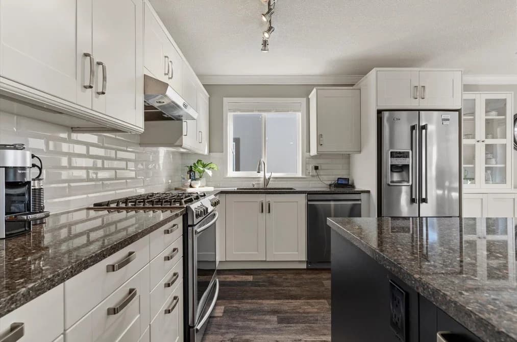 11 8590 SUNRISE DRIVE, Chilliwack, BC — Residential for Sale - Main Photo