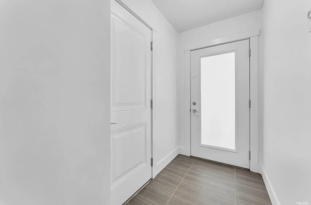 11 9989 E BARNSTON DRIVE, Surrey, BC — Residential for Sale - Photo 2