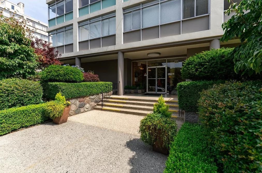 110 1975 PENDRELL STREET, Vancouver, BC — Residential for Sale - Photo 2