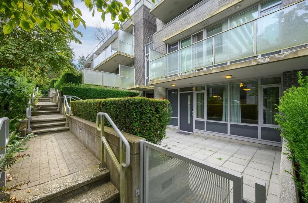 110 9025 HIGHLAND COURT, Burnaby, BC — Residential for Sale - Photo 2