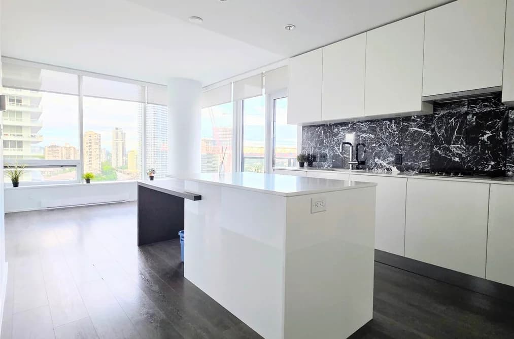 1102 1955 SE ALPHA WAY, Burnaby, BC — Residential for Sale - Photo 2