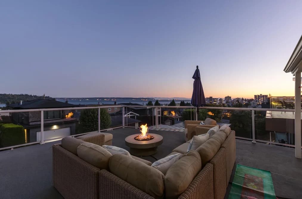 1104 ESQUIMALT AVENUE, West Vancouver, BC — Residential for Sale - Photo 2