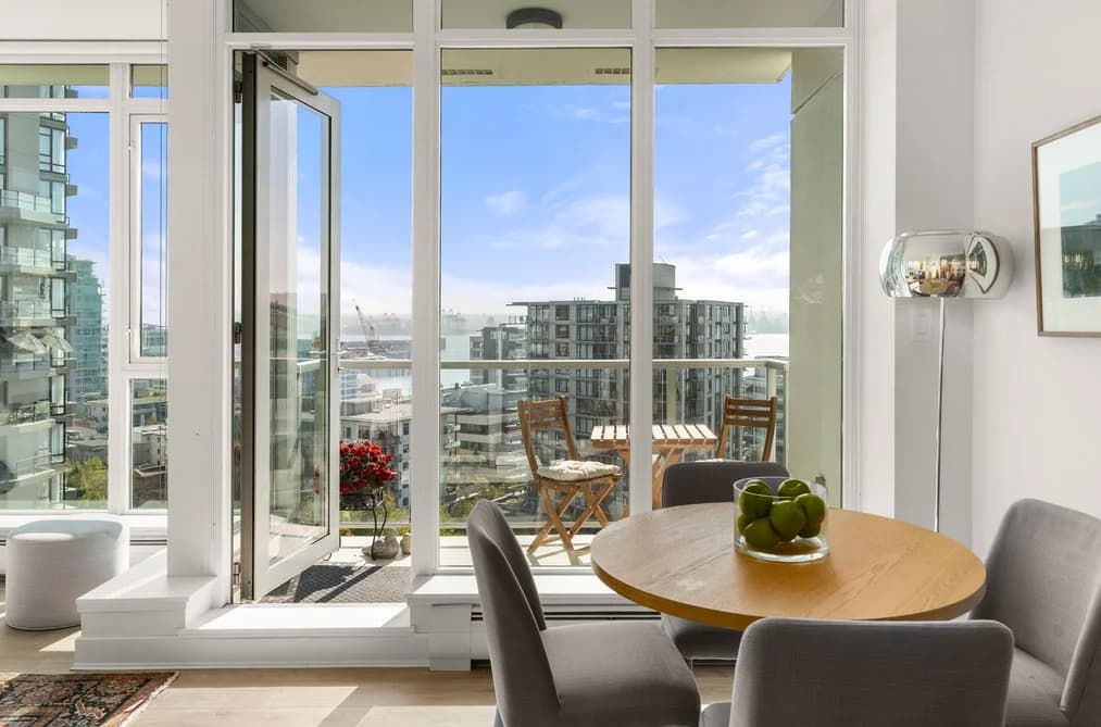 1106 175 W 2ND STREET, North Vancouver, BC — Residential for Sale - Photo 2