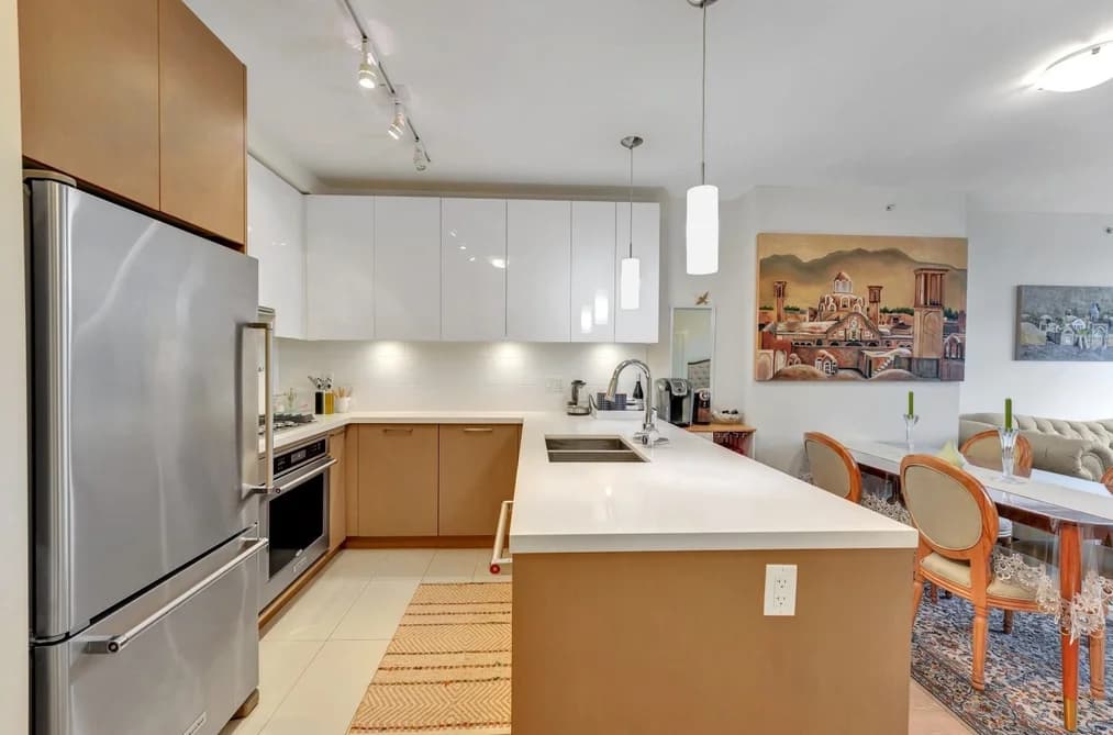 1106 3080 LINCOLN STREET, Coquitlam, BC — Residential for Sale - Photo 2