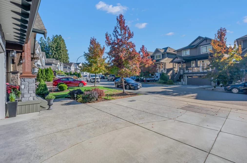 11065 BUCKERFIELD DRIVE, Maple Ridge, BC — Residential for Sale - Photo 2