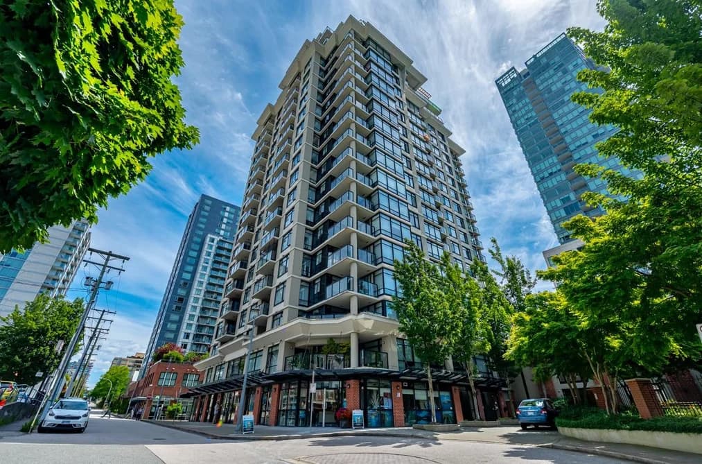 1107 610 VICTORIA STREET, New Westminster, BC — Residential for Sale - Main Photo