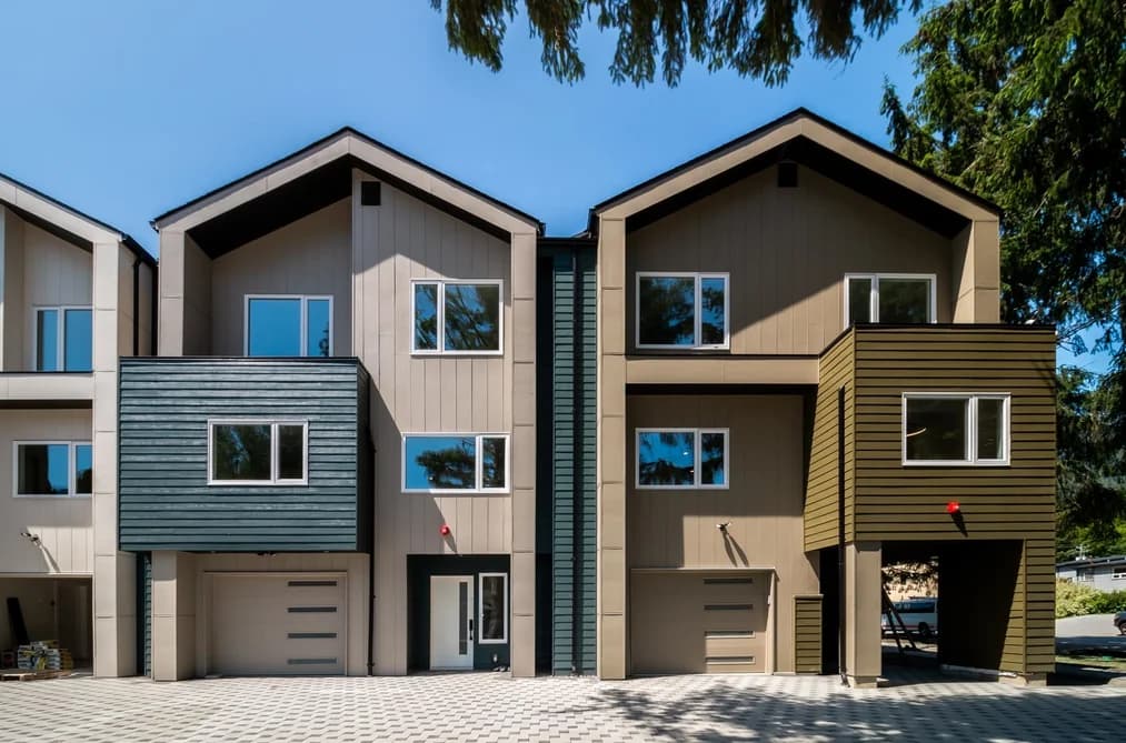 1108 MAGEE STREET, Squamish, BC — Residential for Sale - Photo 2