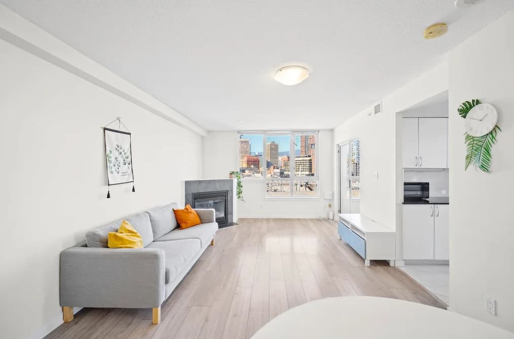 110X 63 KEEFER PLACE, Vancouver BC V6B 6N6 - Photo 1