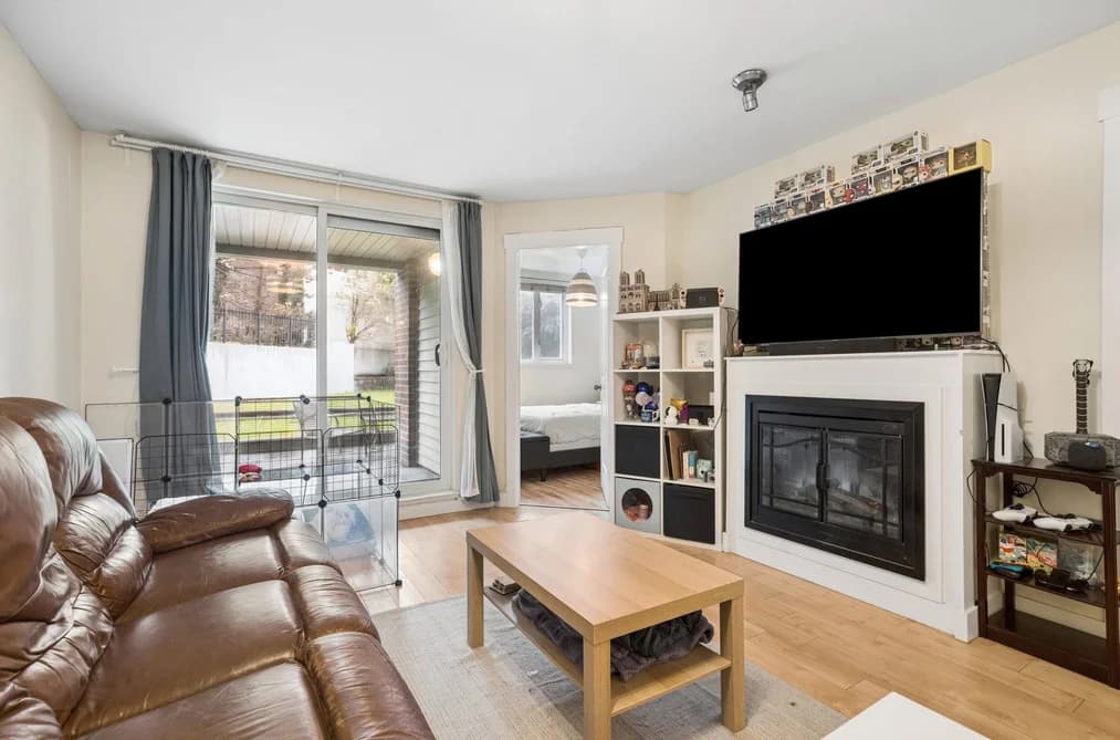 111 10822 CITY PARKWAY, Surrey, BC — Residential for Sale - Photo 2