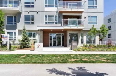 Condo for sale at 111 13963 105 Boulevard Surrey British Columbia - MLS: R3153834