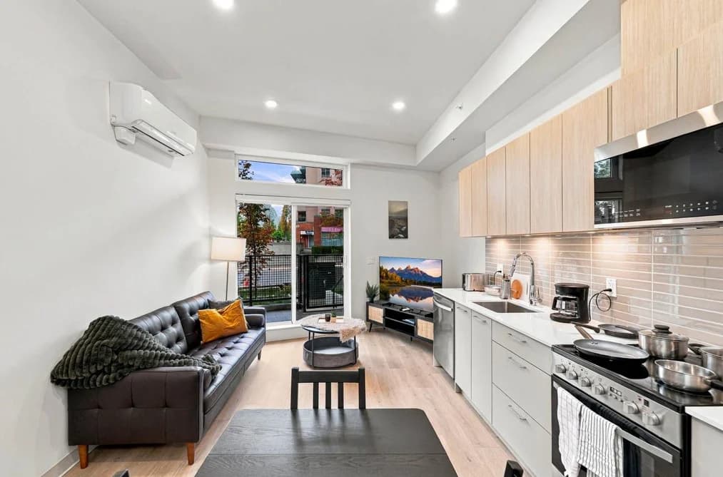 111 1529 OXFORD STREET, North Vancouver BC V7J 0G2 - Photo 1