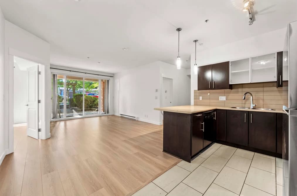 111 33545 RAINBOW AVENUE, Abbotsford, BC — Residential for Sale - Photo 2