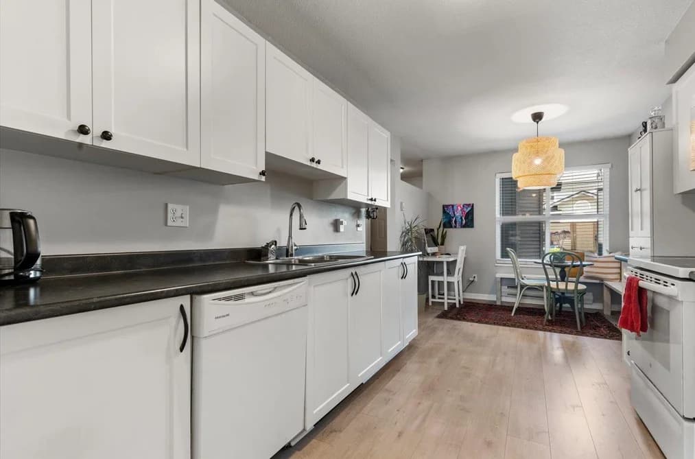 111 36060 OLD YALE ROAD, Abbotsford, BC — Residential for Sale - Photo 2