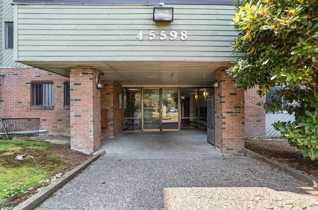111 45598 MCINTOSH DRIVE, Chilliwack, BC — Residential for Sale - Photo 2