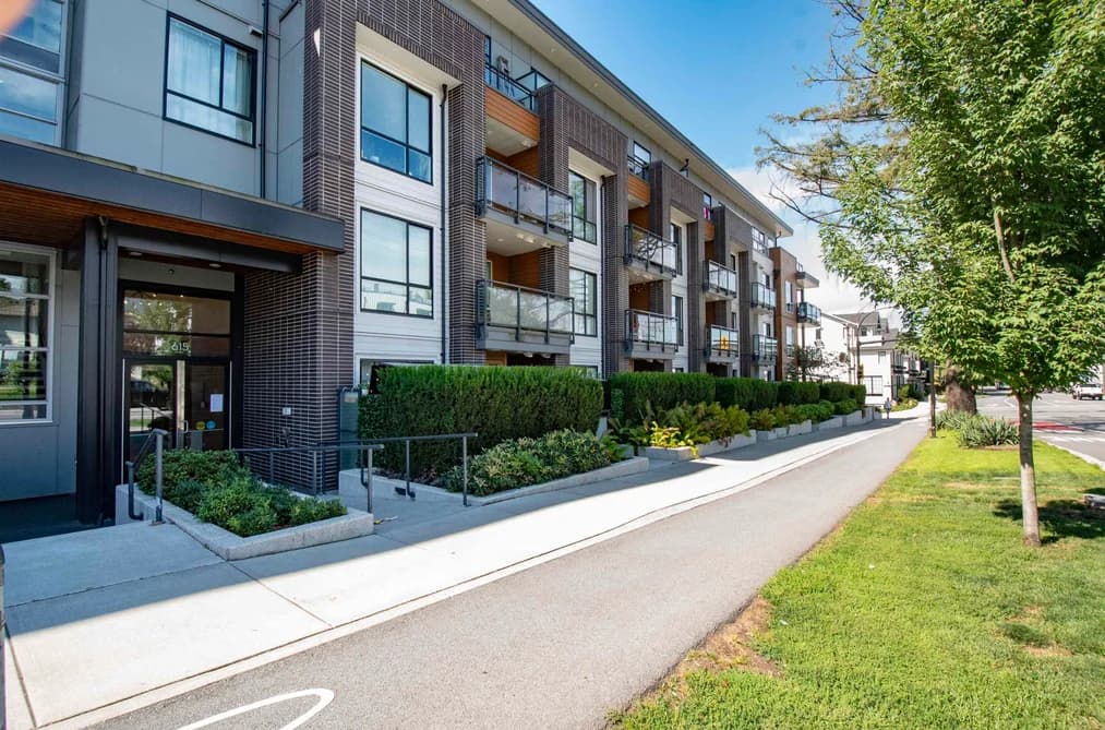 111 615 E 3RD STREET, North Vancouver, BC — Residential for Sale - Photo 2
