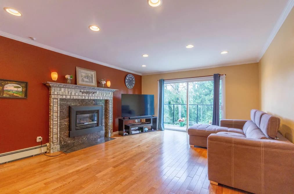111 N FELL AVENUE, Burnaby, BC — Residential for Sale - Photo 2