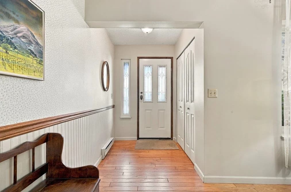 1117 CORNWALL DRIVE, Port Coquitlam, BC — Residential for Sale - Photo 2