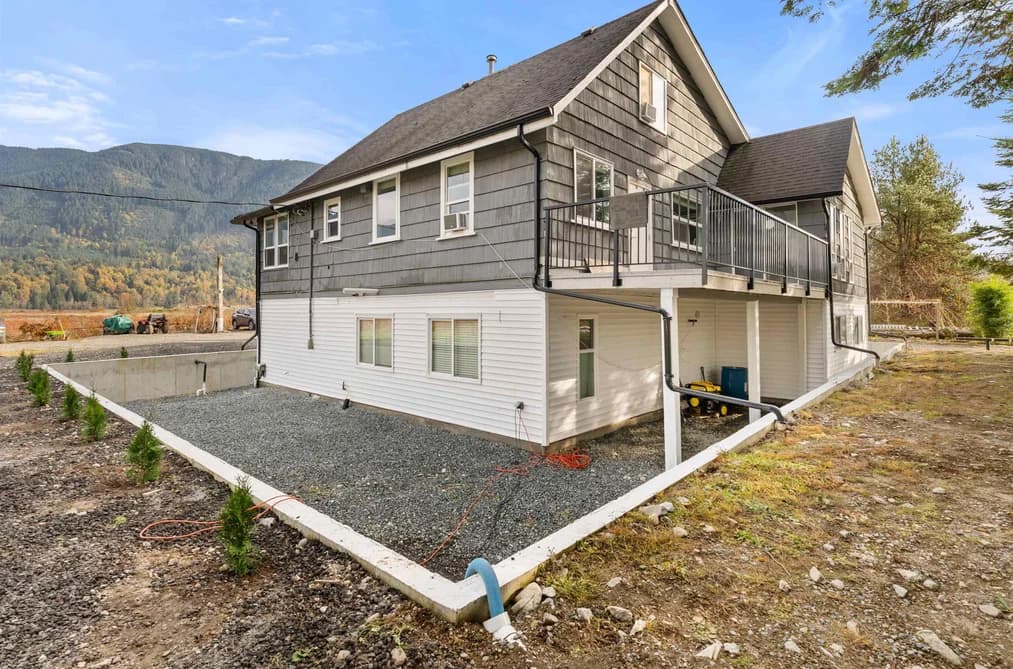 11186 FARMS ROAD, Mission, BC — Residential for Sale - Photo 2
