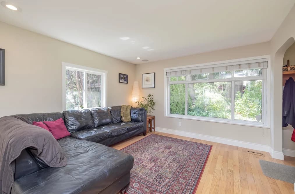 1119 CLOVERLEY STREET, North Vancouver, BC — Residential for Sale - Photo 2