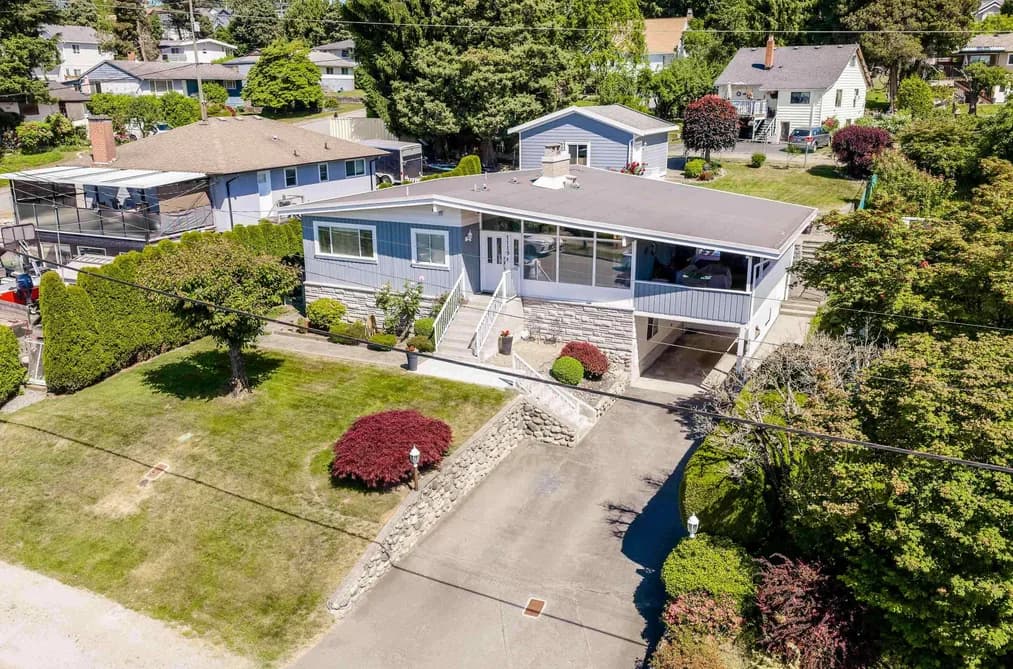 1119 HAMMOND AVENUE, Coquitlam, BC — Residential for Sale - Photo 2