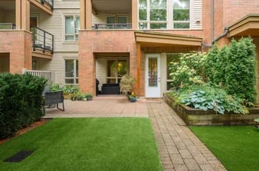Condo for sale at 112 2601 Whiteley Court North Vancouver British Columbia - MLS: R3154864