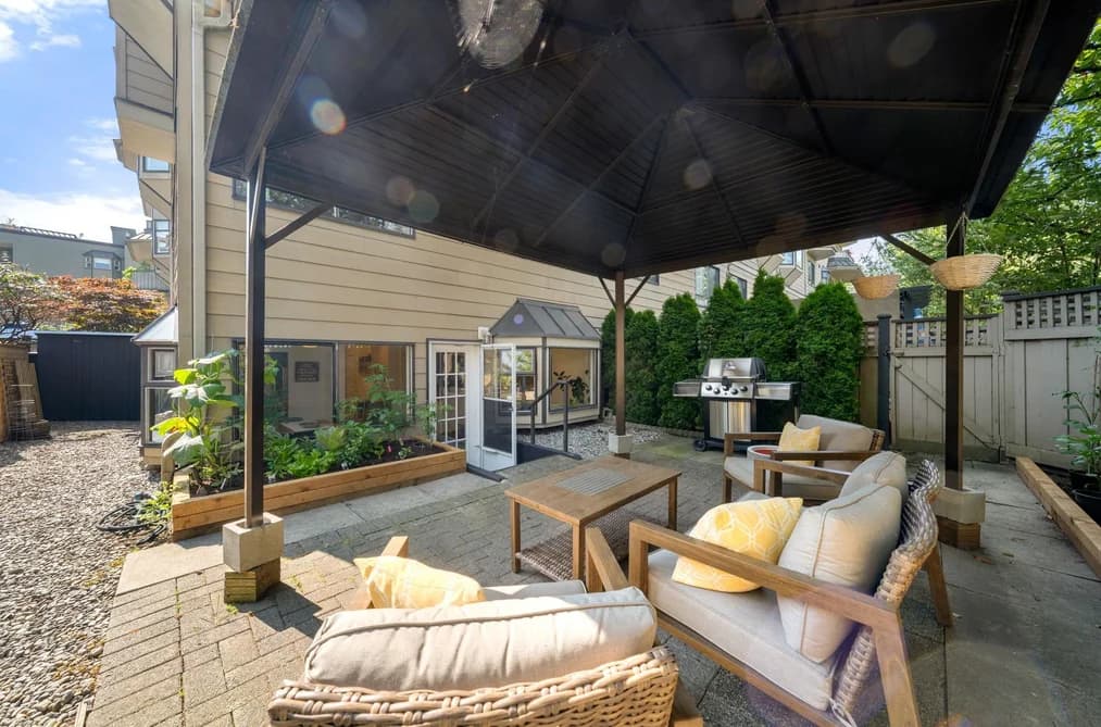 112 777 EIGHTH STREET, New Westminster, BC — Residential for Sale - Photo 2