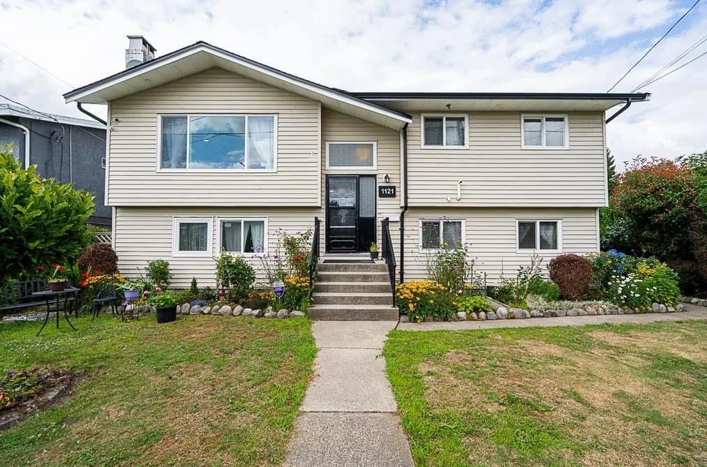 1121 PRAIRIE AVENUE, Port Coquitlam, BC — Residential for Sale - Photo 2