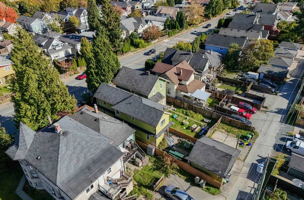 1124 E 12TH AVENUE, Vancouver, BC — Residential for Sale - Photo 2