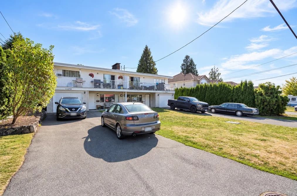 11272 11274 S 88 AVENUE, Delta, BC — Residential Income for Sale - Photo 2