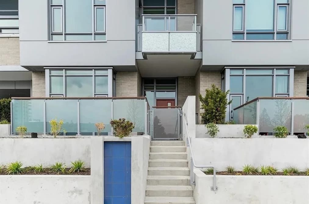 113 1500 FERN STREET, North Vancouver, BC — Residential for Sale - Photo 2